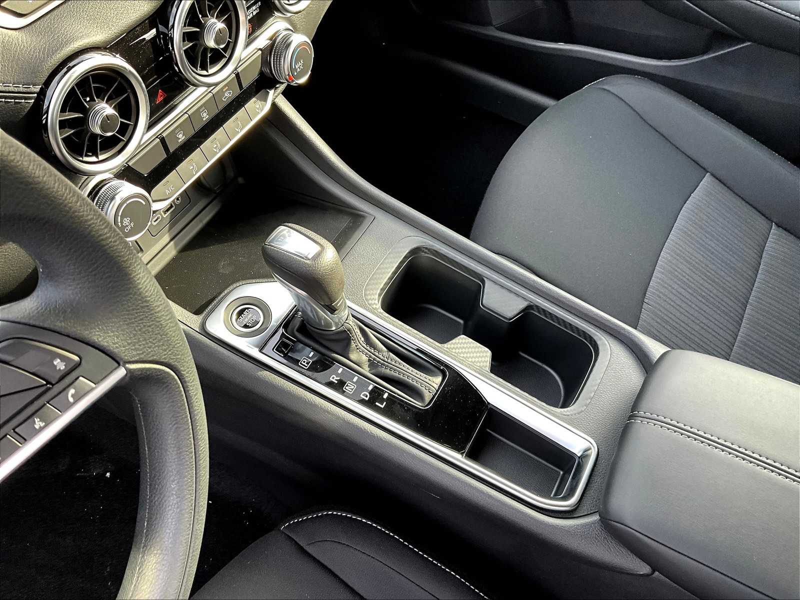 2025 Nissan Sentra SV - Photo 14