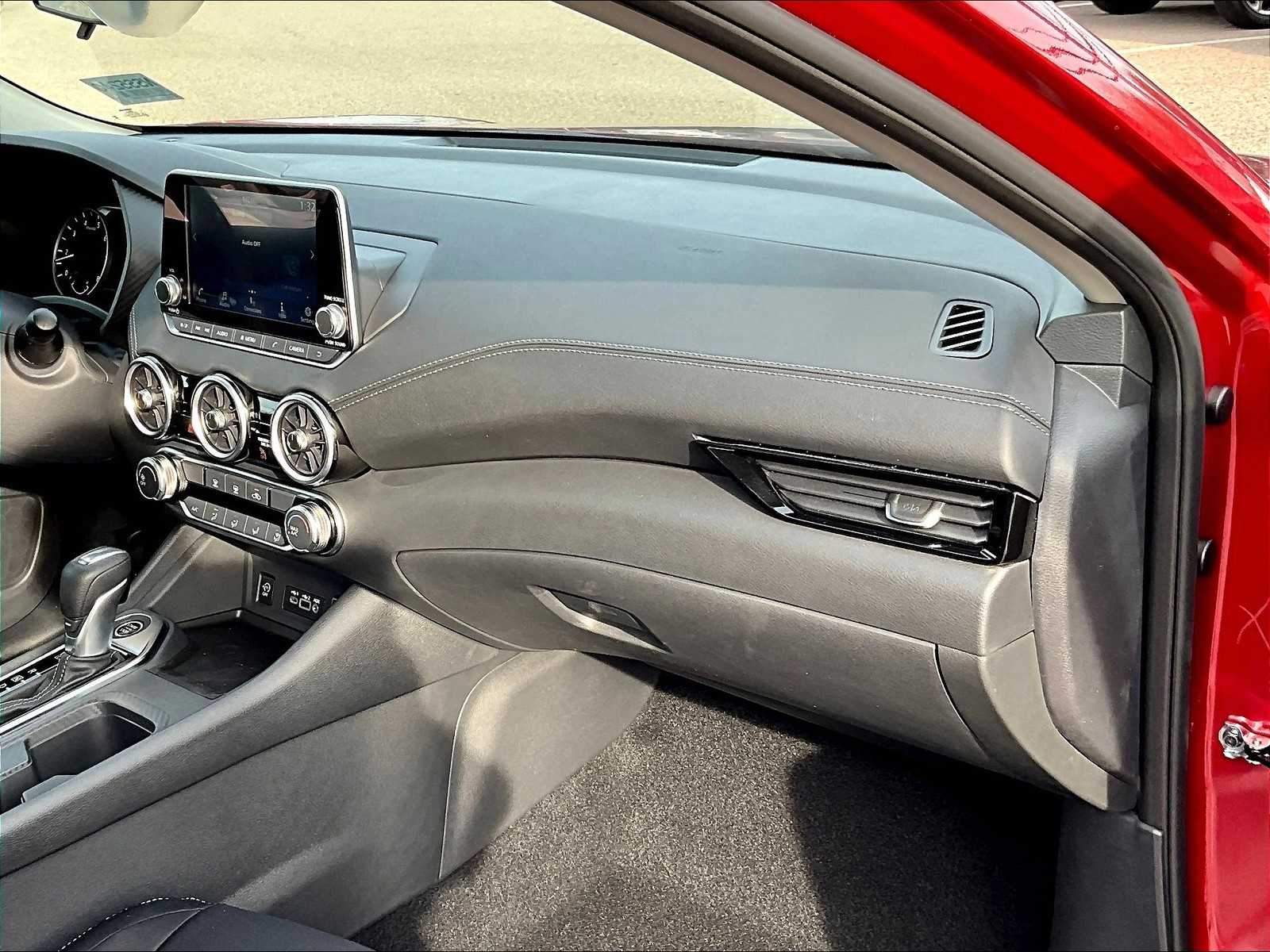 2025 Nissan Sentra SV - Photo 10