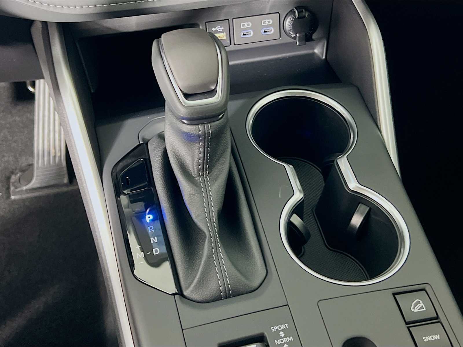 2025 Toyota Highlander XLE - Photo 11