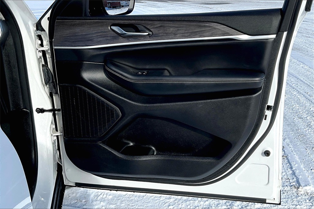 2023 Jeep Grand Cherokee Limited - Photo 12