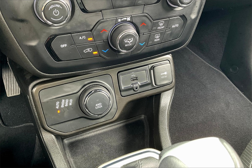 2021 Jeep Renegade Limited - Photo 24
