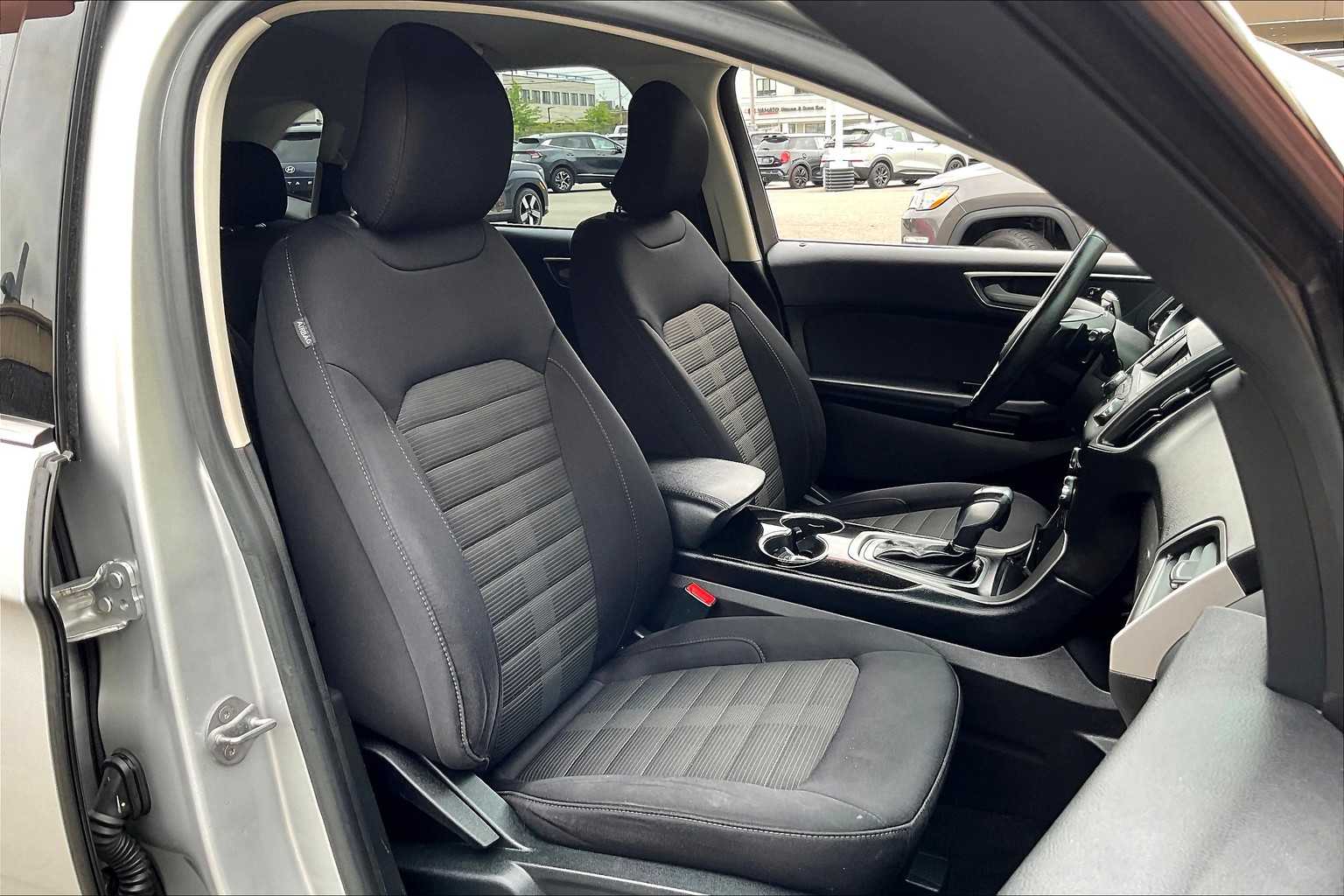 2017 Ford Edge SEL - Photo 11