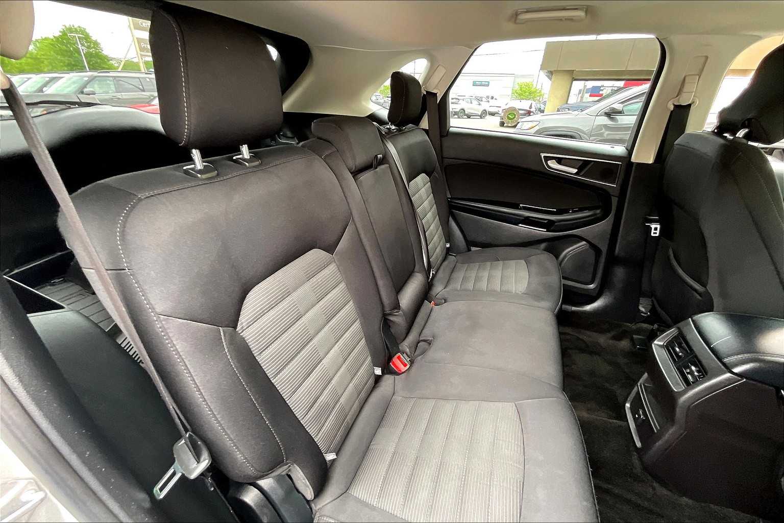 2017 Ford Edge SEL - Photo 16