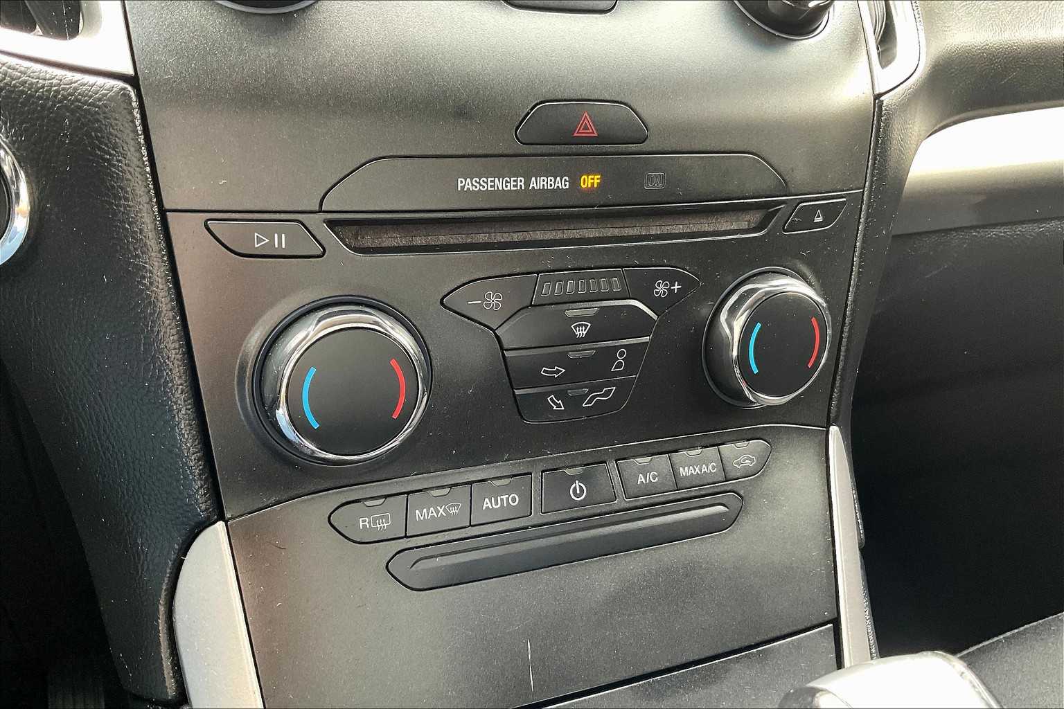2017 Ford Edge SEL - Photo 25