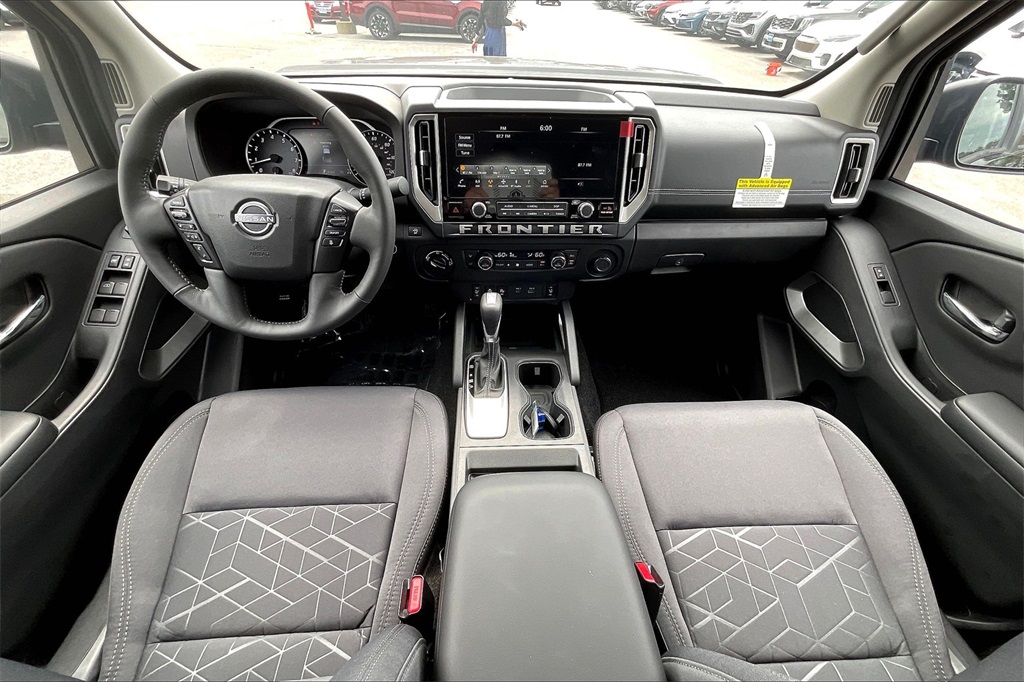 2025 Nissan Frontier SV - Photo 12