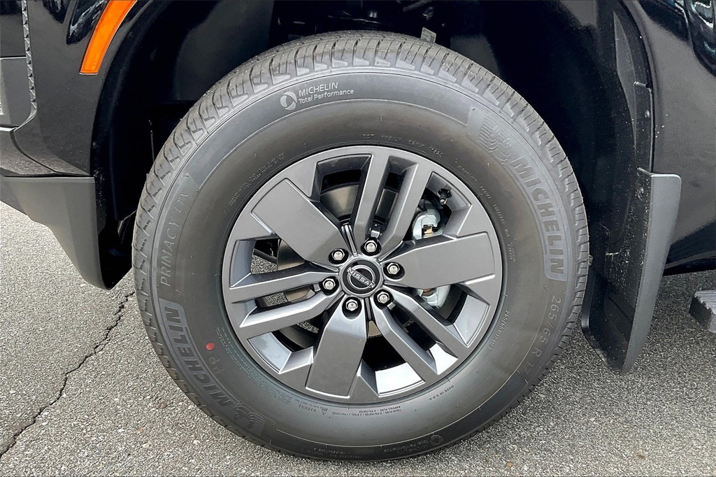 2025 Nissan Frontier SV - Photo 8