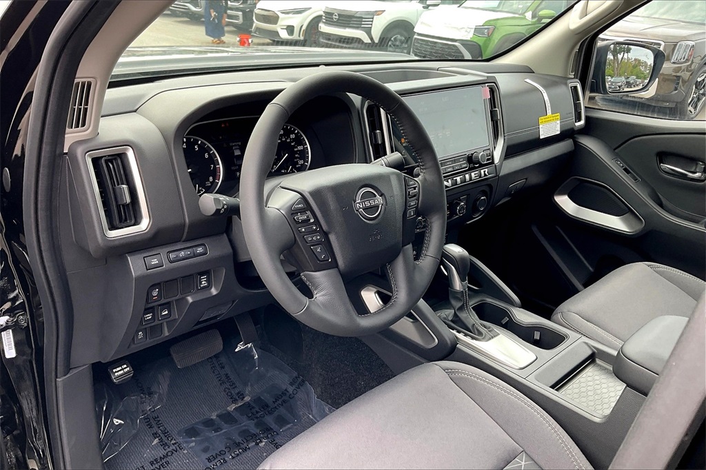2025 Nissan Frontier SV - Photo 9