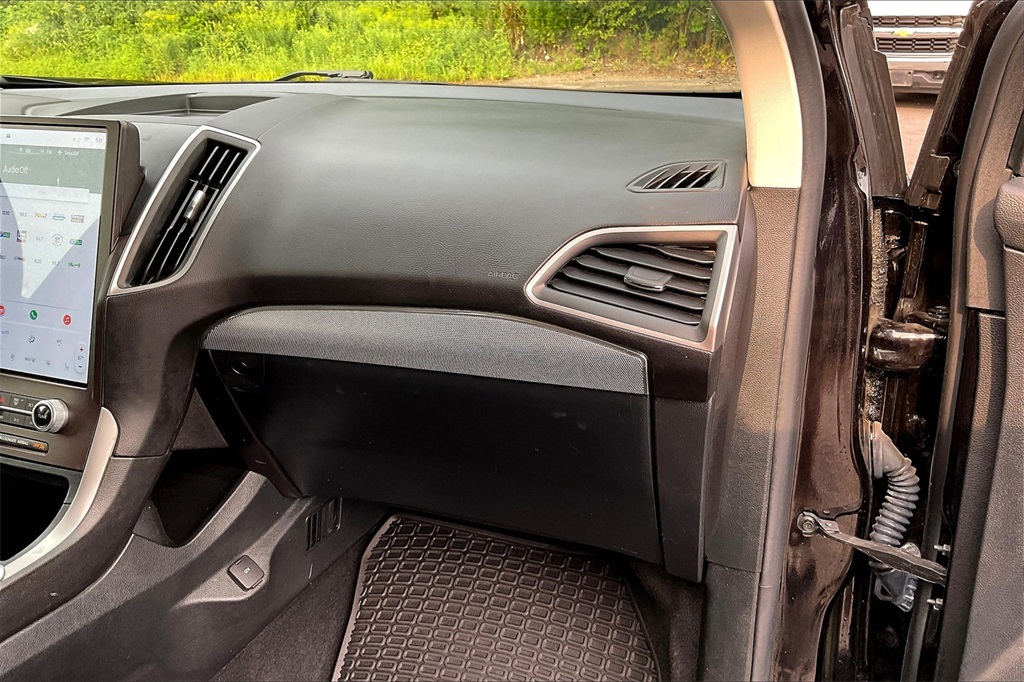 2021 Ford Edge SEL - Photo 13