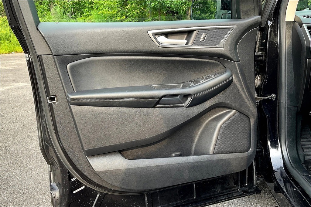 2021 Ford Edge SEL - Photo 9