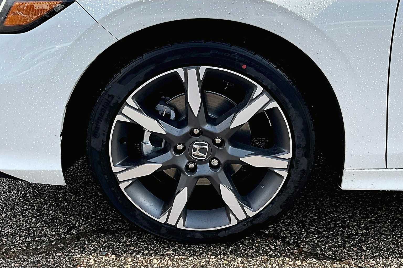 2025 Honda Civic Hybrid Sport Touring - Photo 8