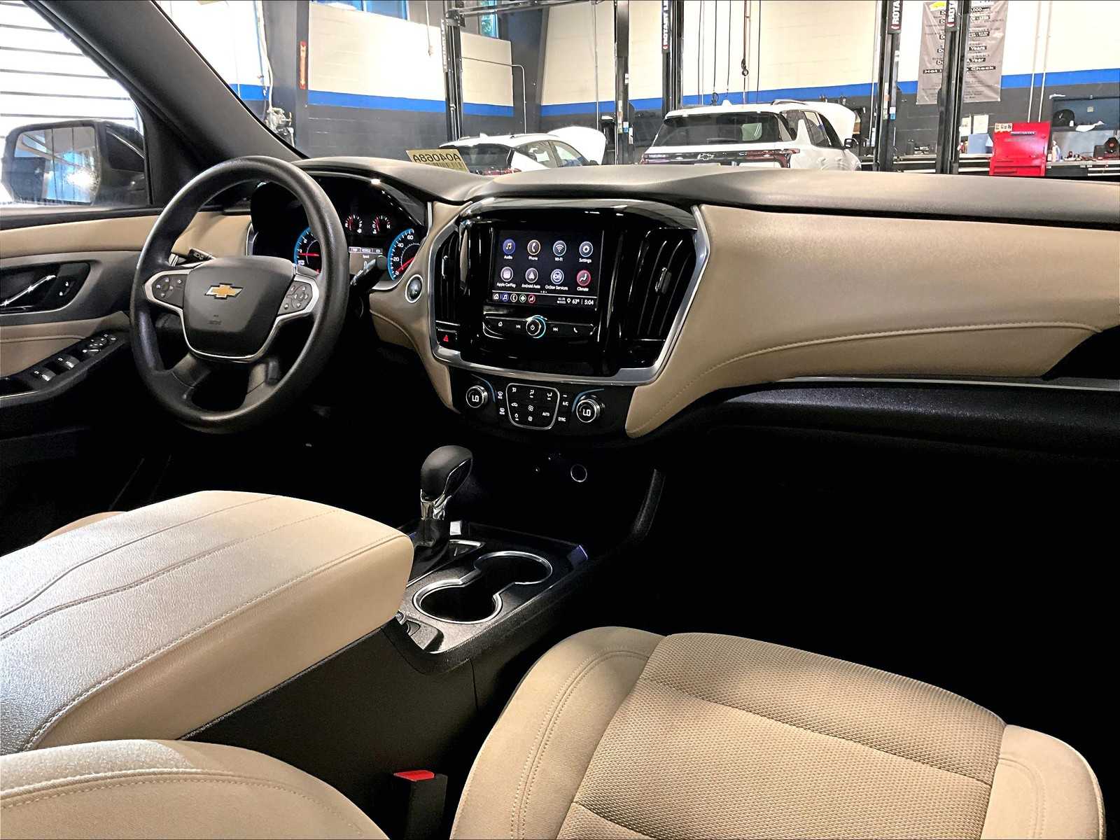 2022 Chevrolet Traverse LS - Photo 14