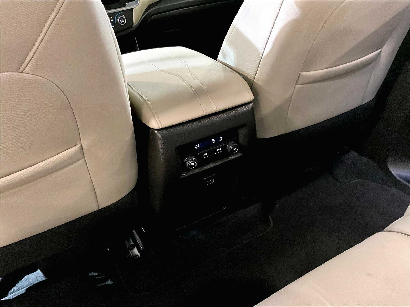 2022 Chevrolet Traverse LS - Photo 29