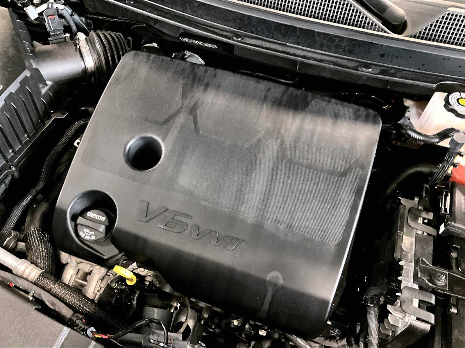 2022 Chevrolet Traverse LS - Photo 36