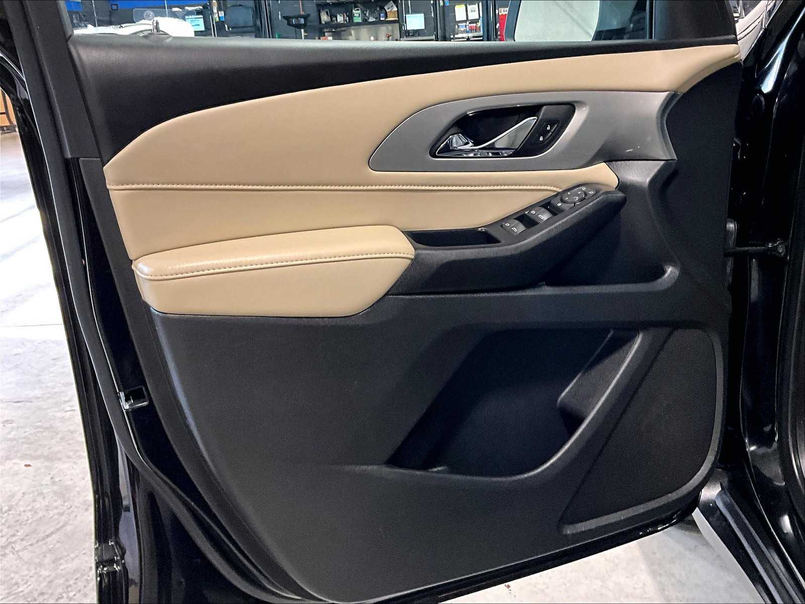 2022 Chevrolet Traverse LS - Photo 9