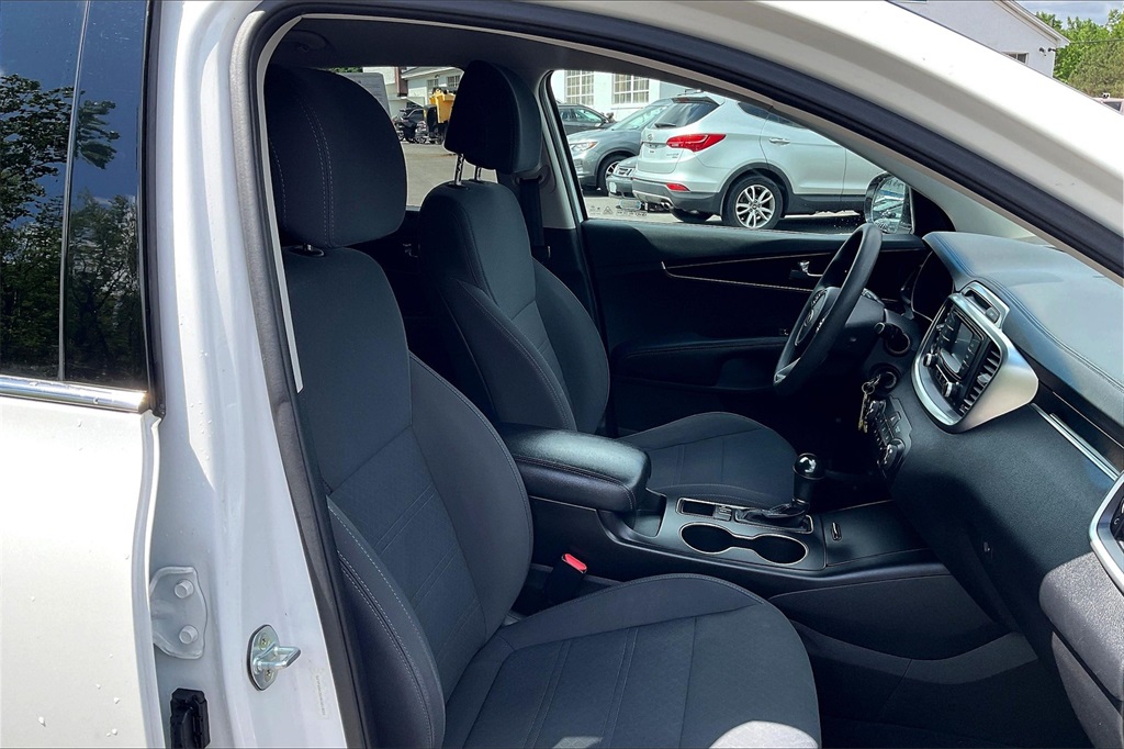 2017 Kia Sorento LX - Photo 11