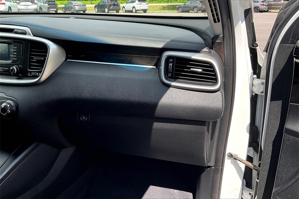 2017 Kia Sorento LX - Photo 13