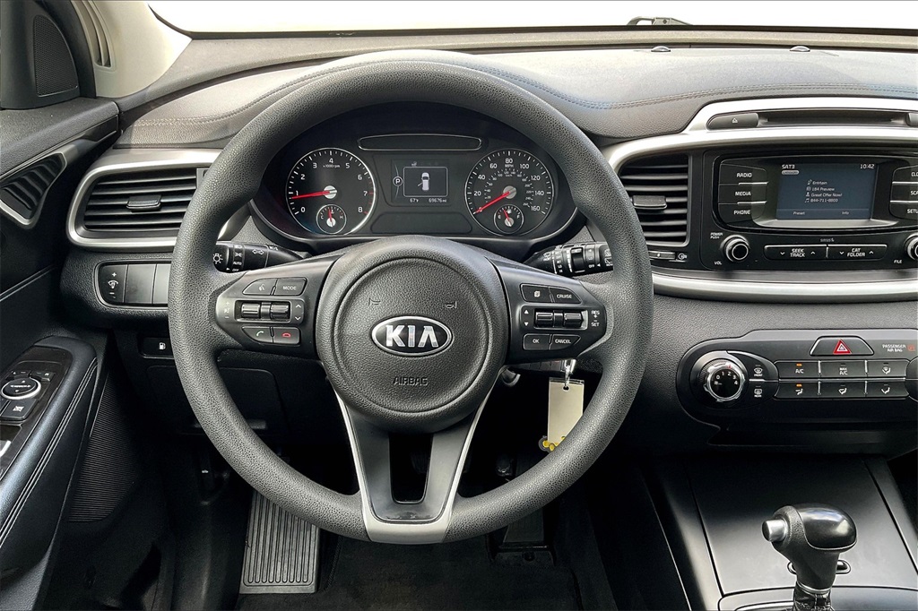 2017 Kia Sorento LX - Photo 17