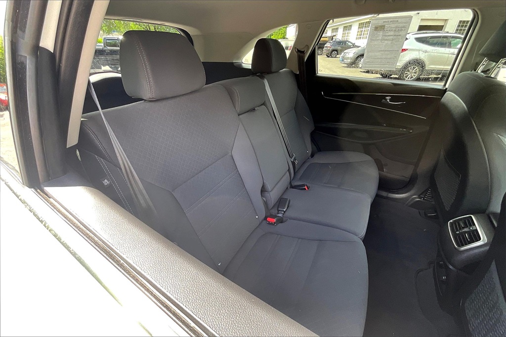 2017 Kia Sorento LX - Photo 19