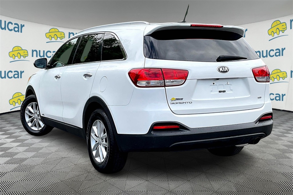 2017 Kia Sorento LX - Photo 4