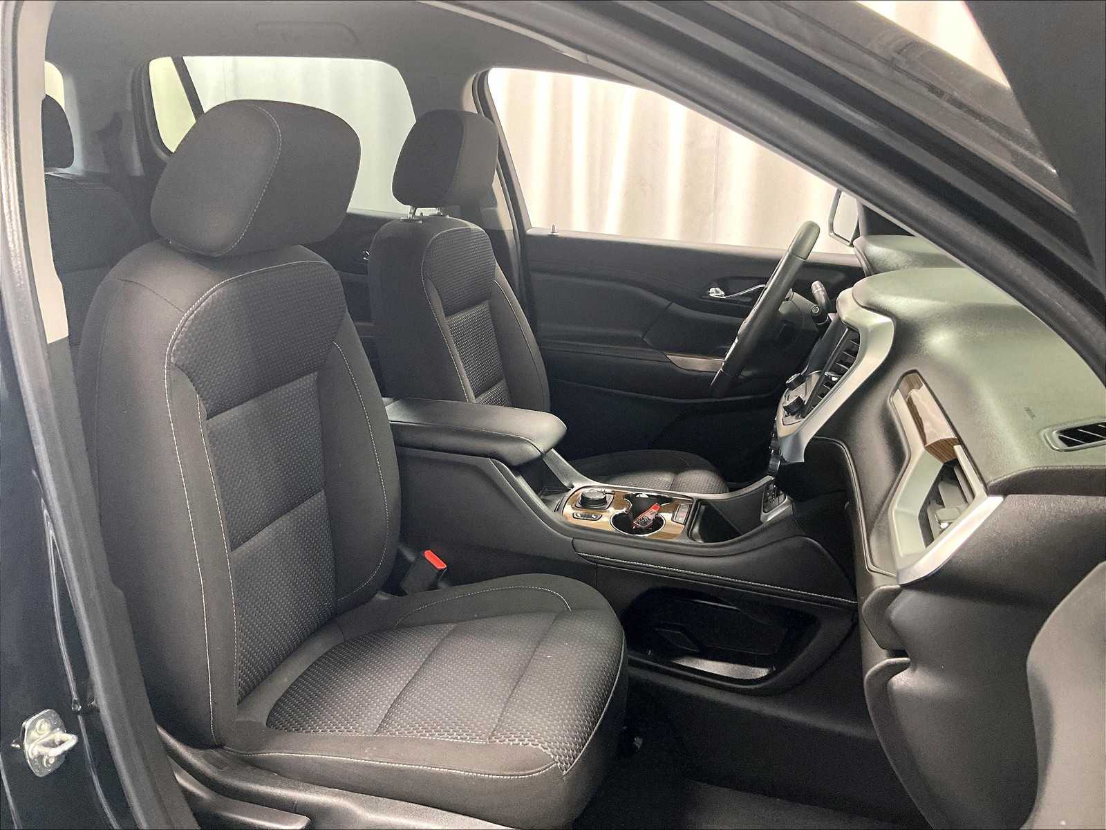 2022 GMC Acadia SLE - Photo 11