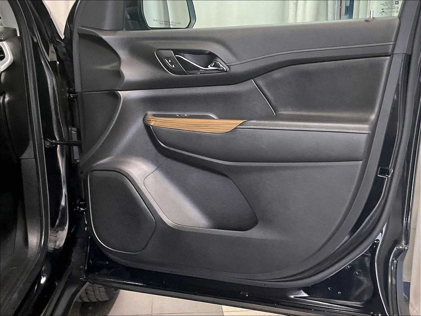 2022 GMC Acadia SLE - Photo 12