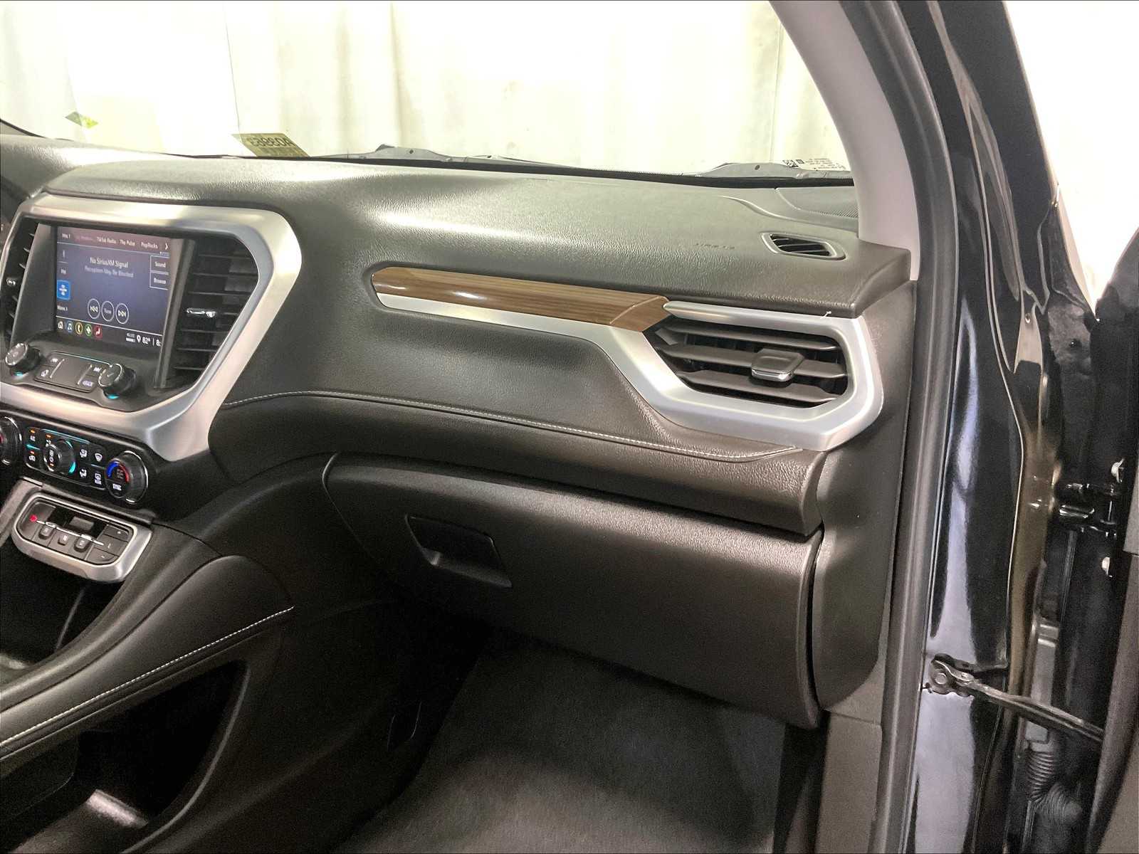 2022 GMC Acadia SLE - Photo 13