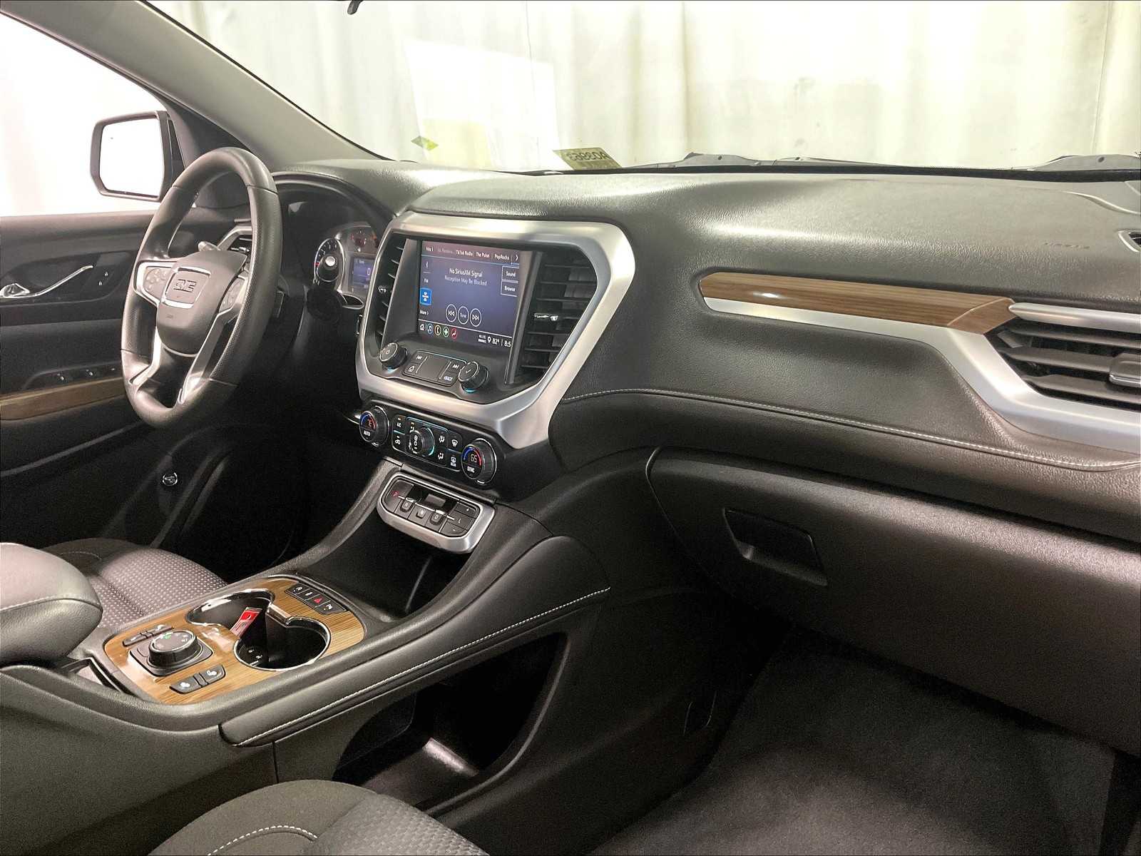 2022 GMC Acadia SLE - Photo 14