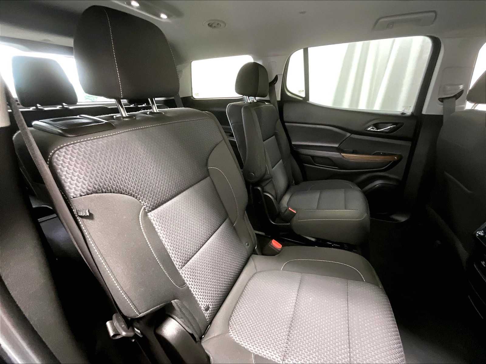 2022 GMC Acadia SLE - Photo 16