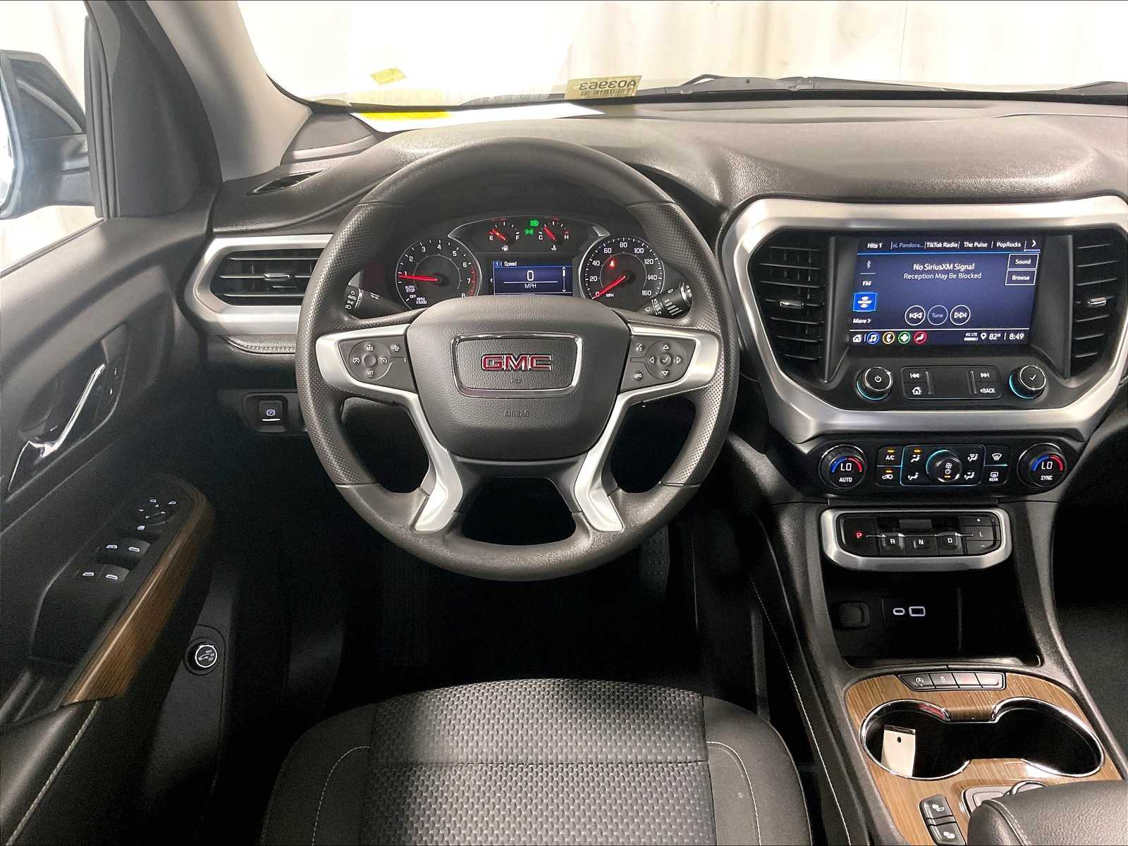 2022 GMC Acadia SLE - Photo 18