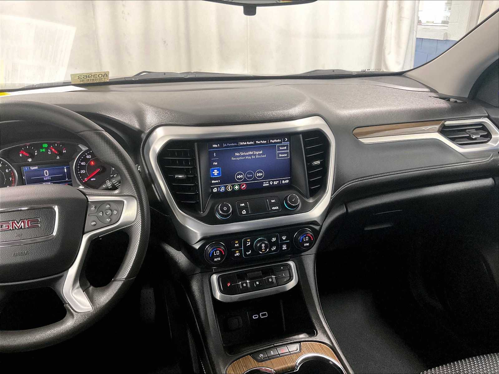 2022 GMC Acadia SLE - Photo 19