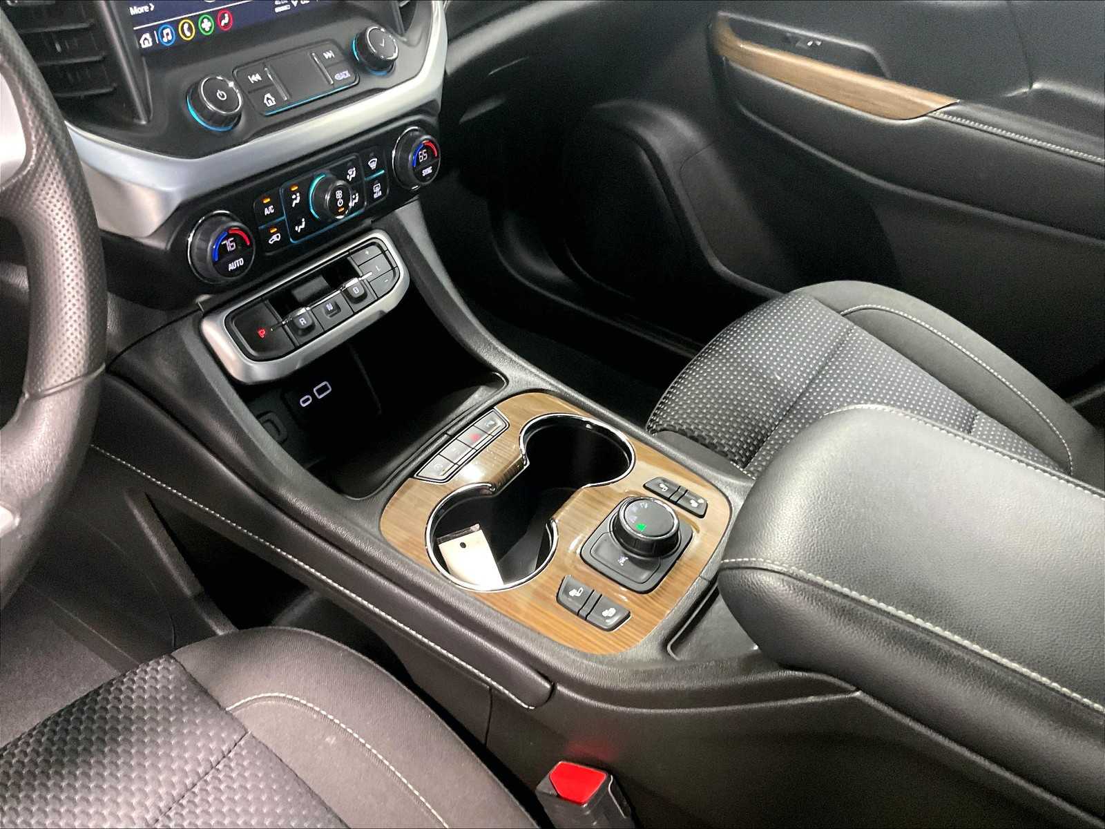 2022 GMC Acadia SLE - Photo 21