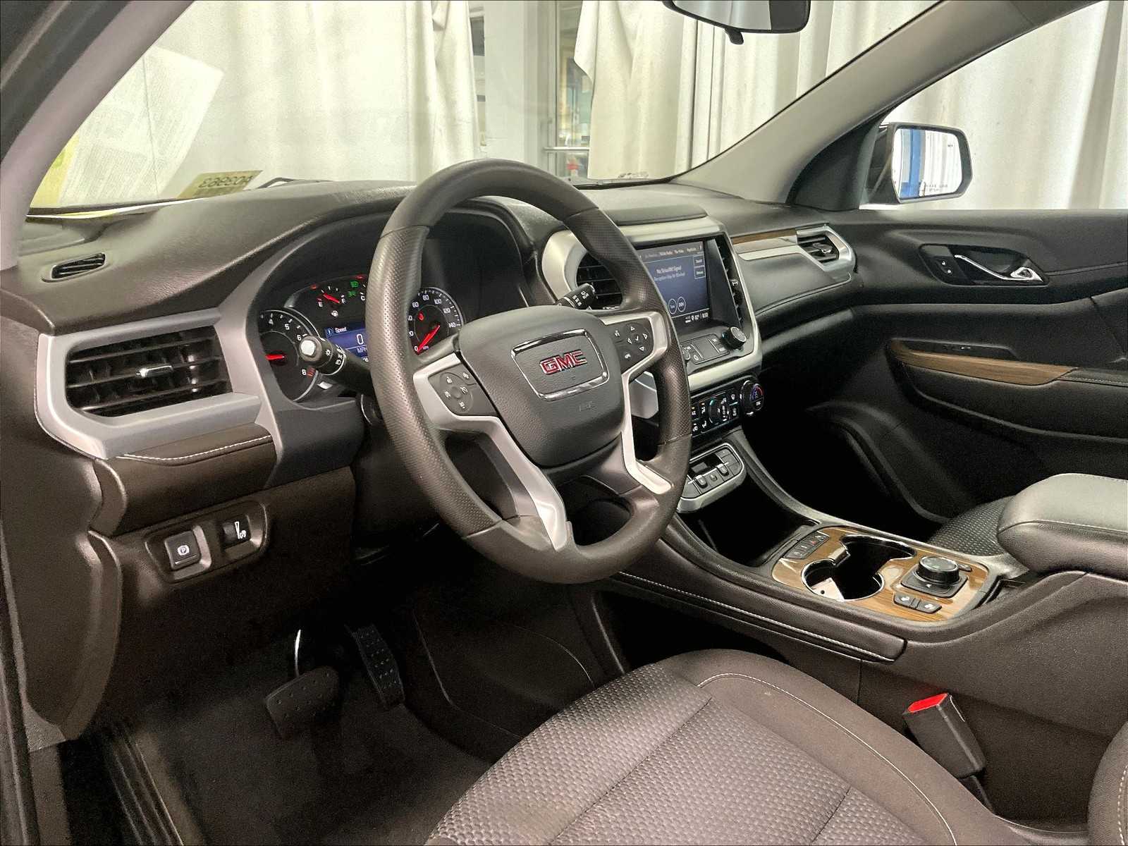 2022 GMC Acadia SLE - Photo 8