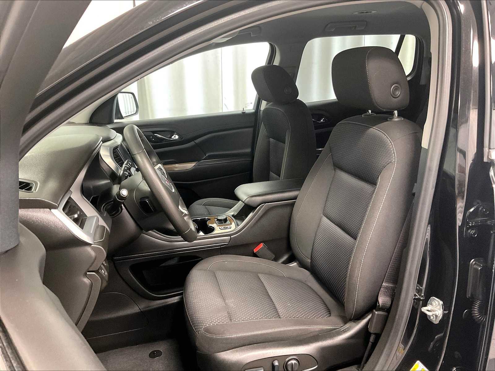 2022 GMC Acadia SLE - Photo 10