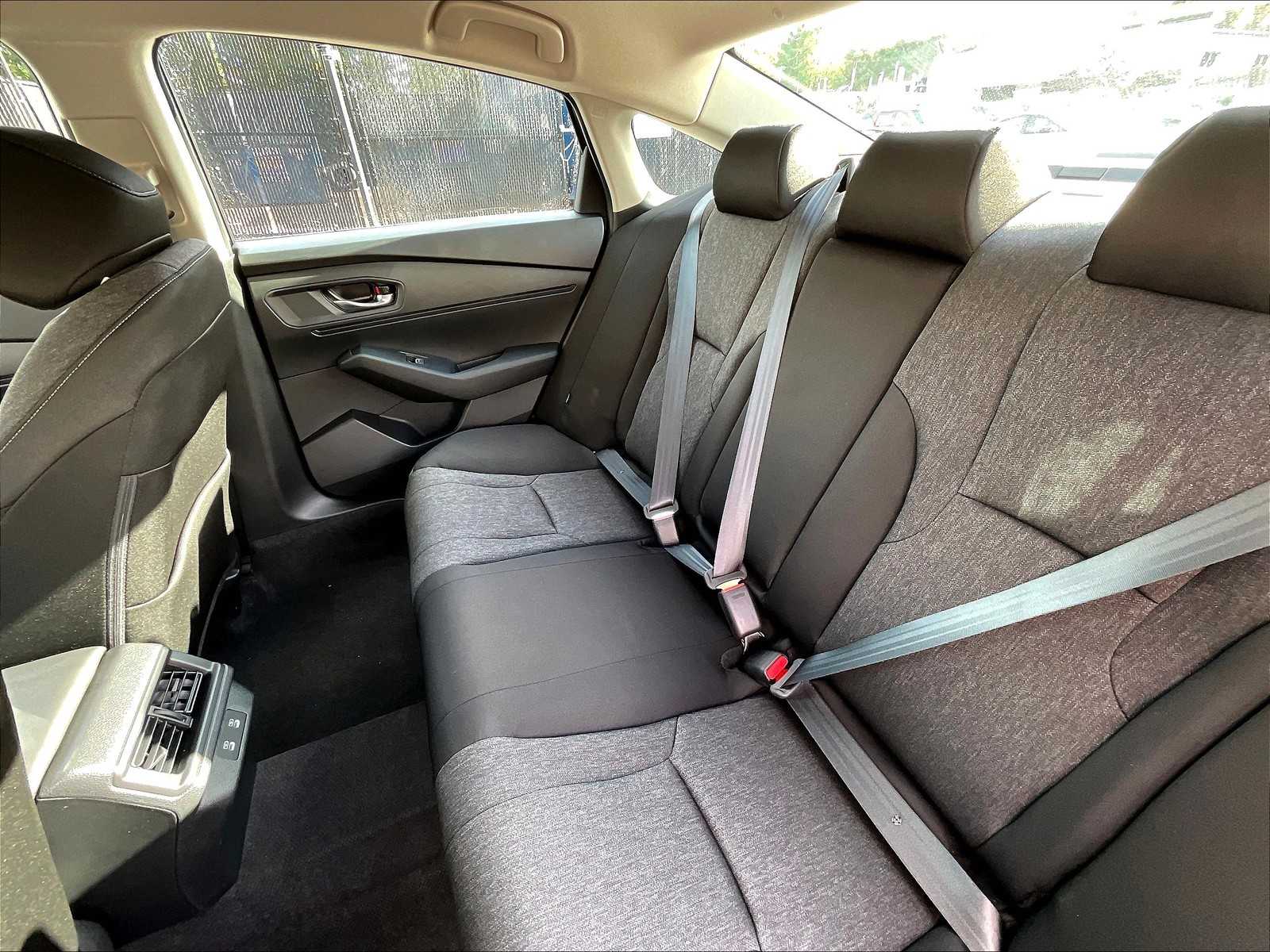 2025 Honda Accord LX - Photo 15