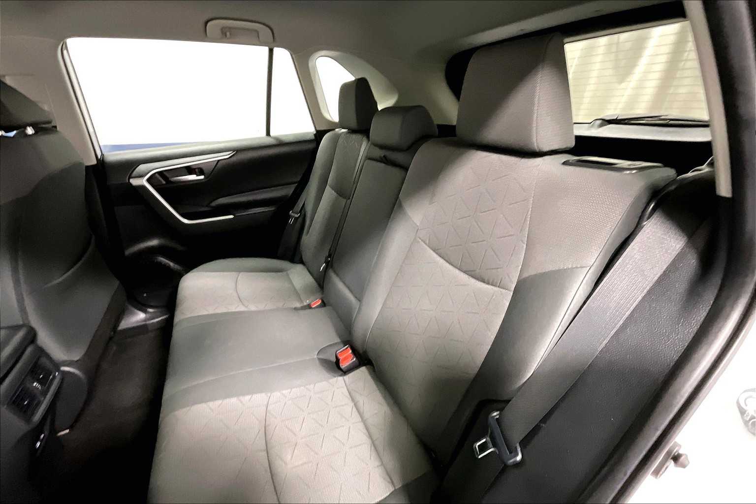 2023 Toyota RAV4 XLE - Photo 15