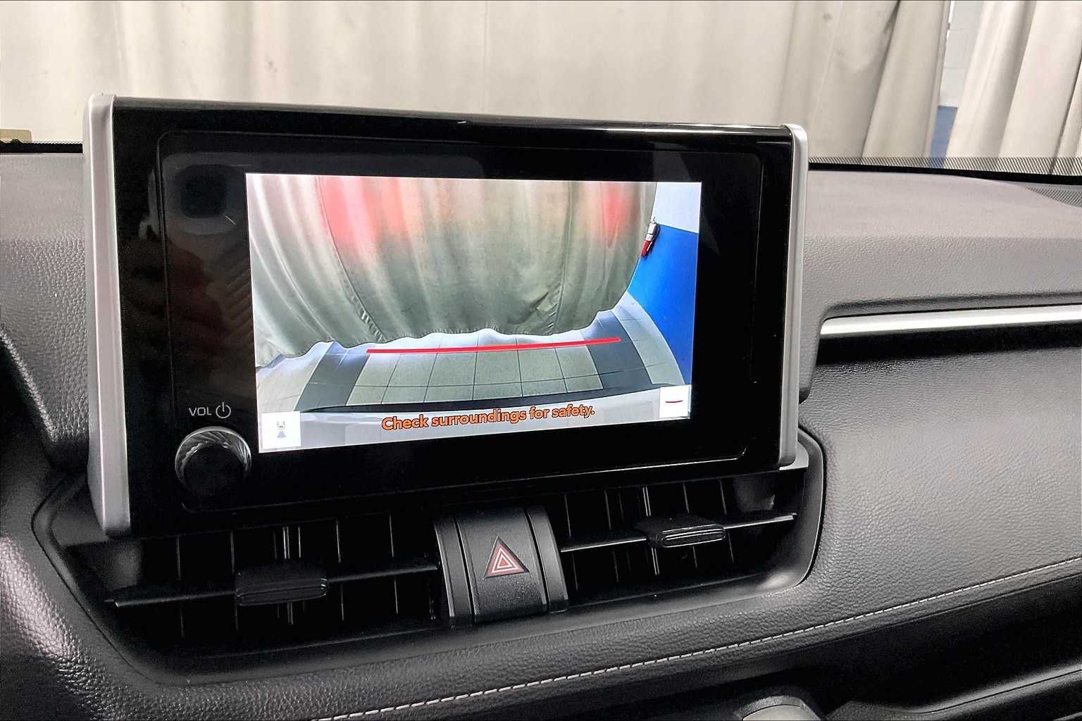 2023 Toyota RAV4 XLE - Photo 19