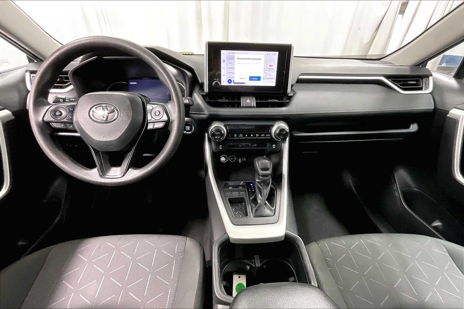 2023 Toyota RAV4 XLE - Photo 21