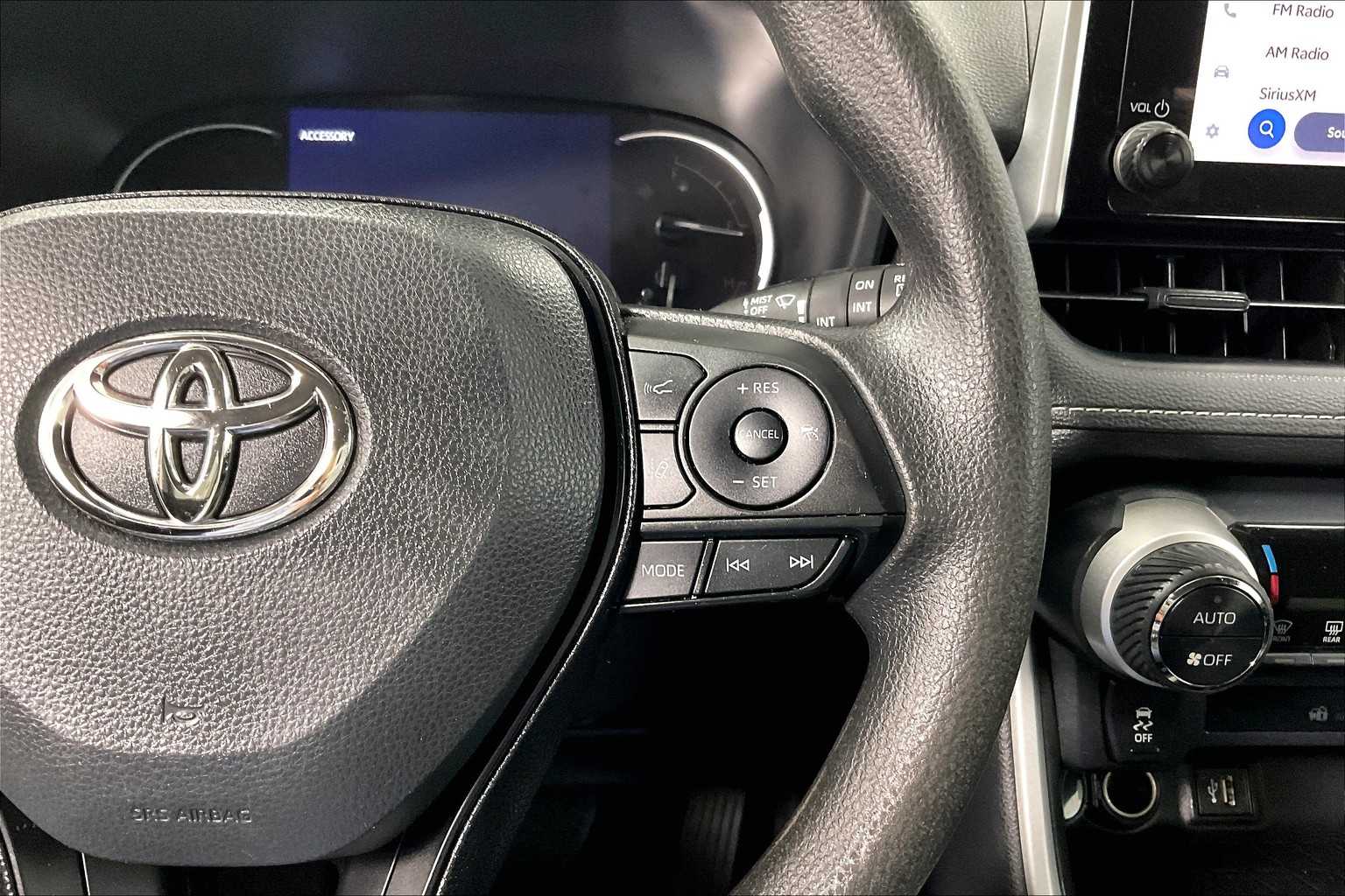 2023 Toyota RAV4 XLE - Photo 23
