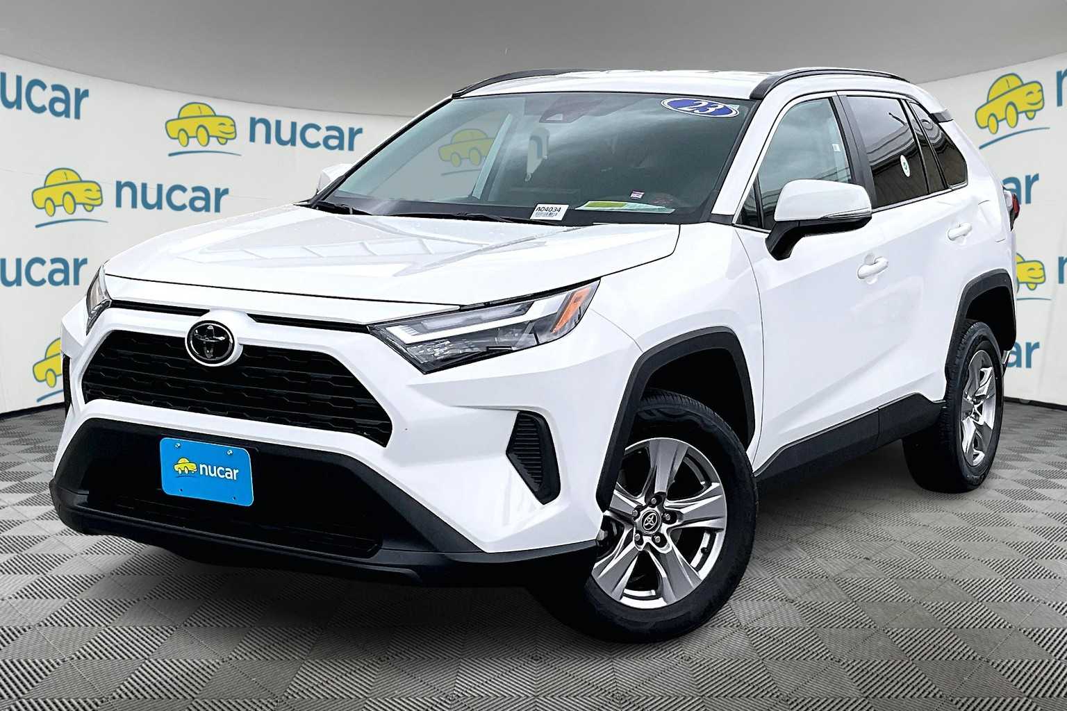 2023 Toyota RAV4 XLE - Photo 3