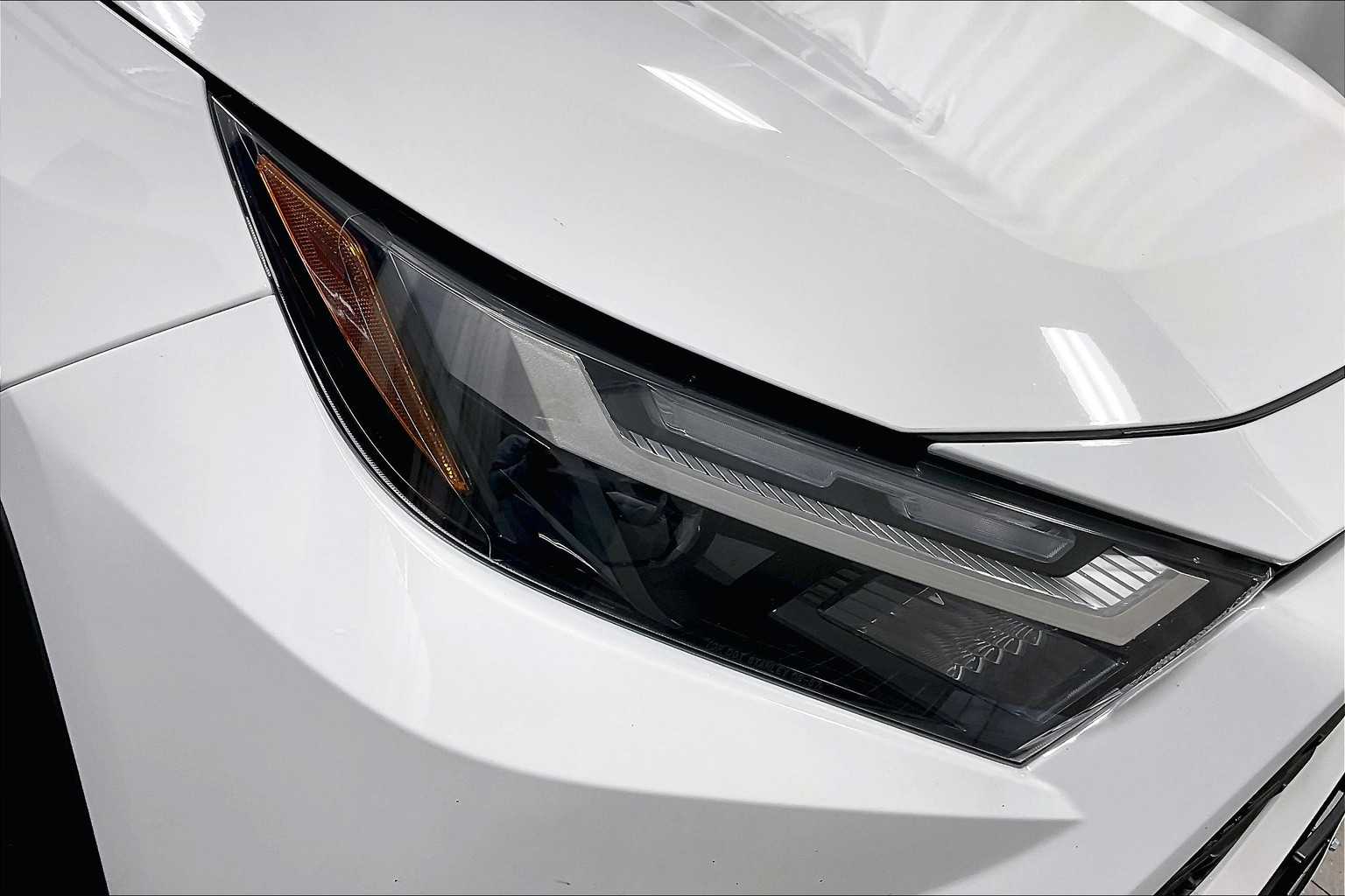 2023 Toyota RAV4 XLE - Photo 32