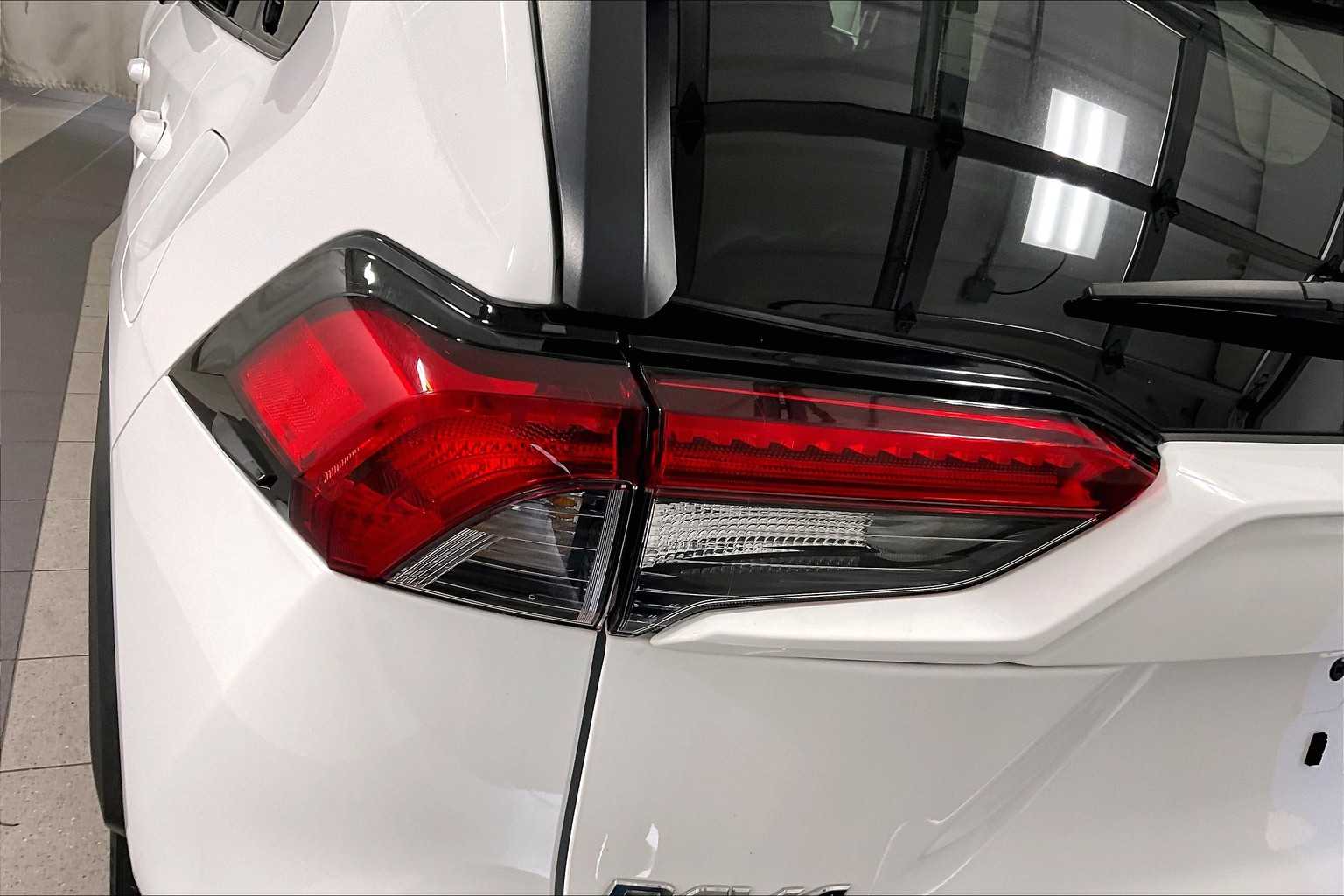 2023 Toyota RAV4 XLE - Photo 33