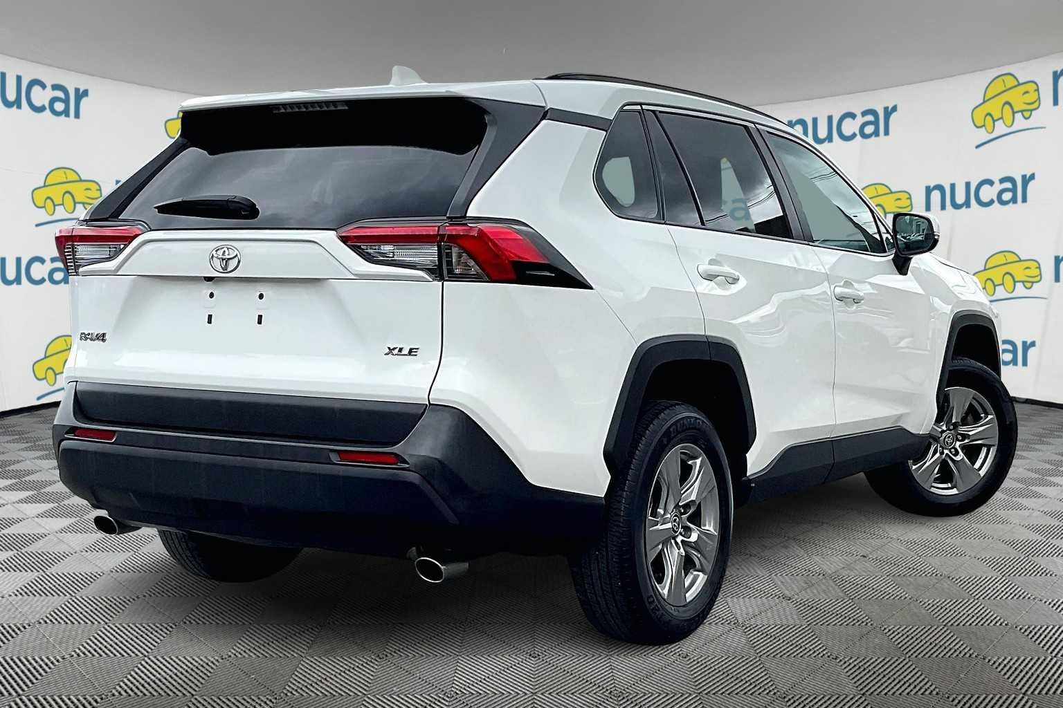 2023 Toyota RAV4 XLE - Photo 6