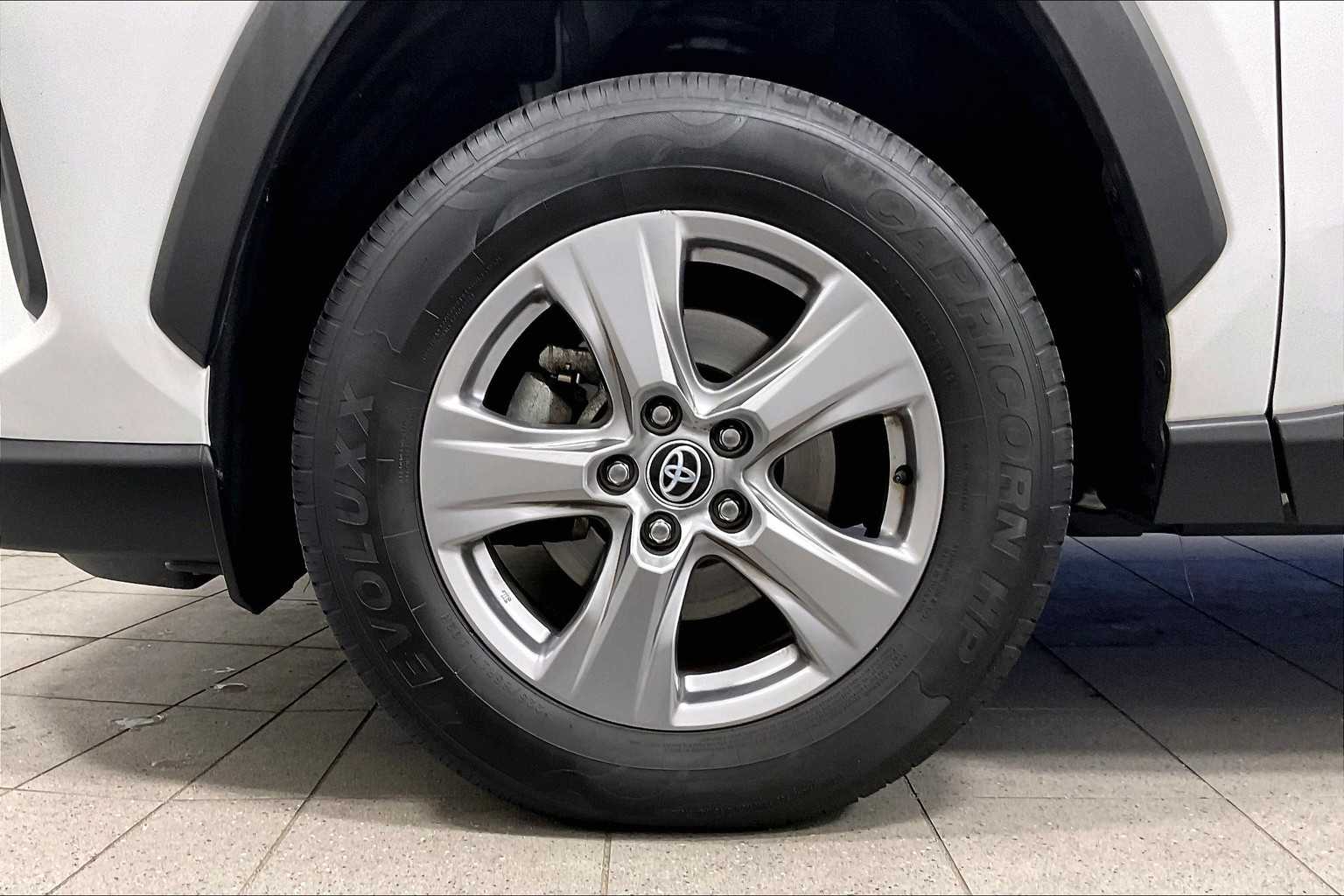 2023 Toyota RAV4 XLE - Photo 7