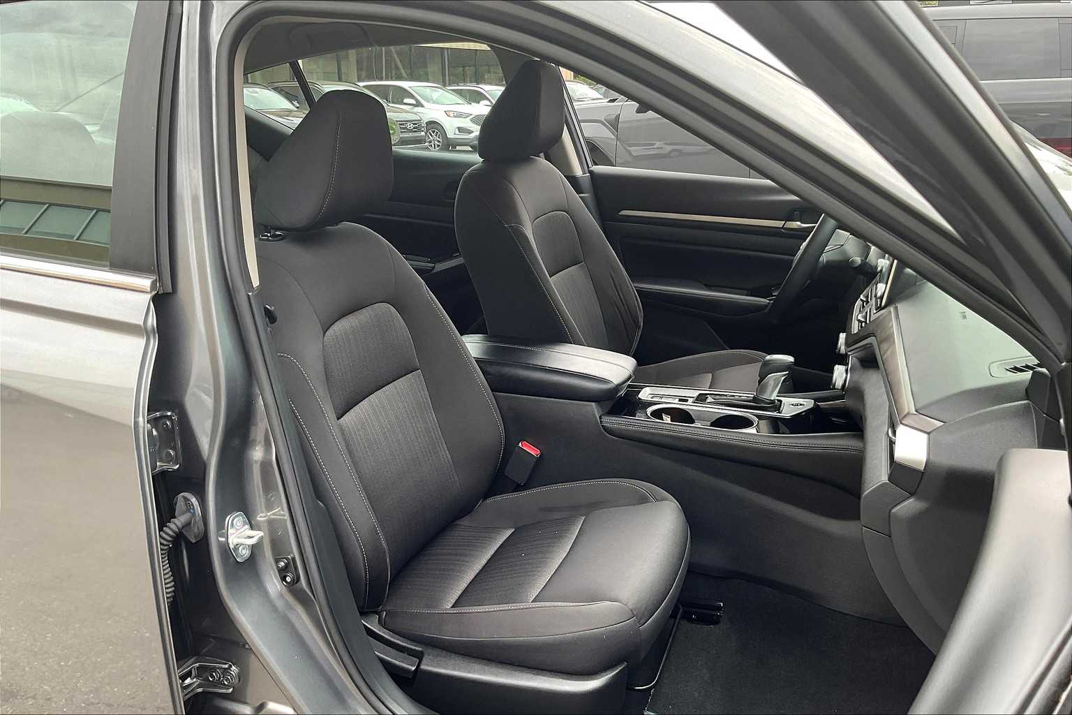 2023 Nissan Altima 2.5 SV - Photo 11