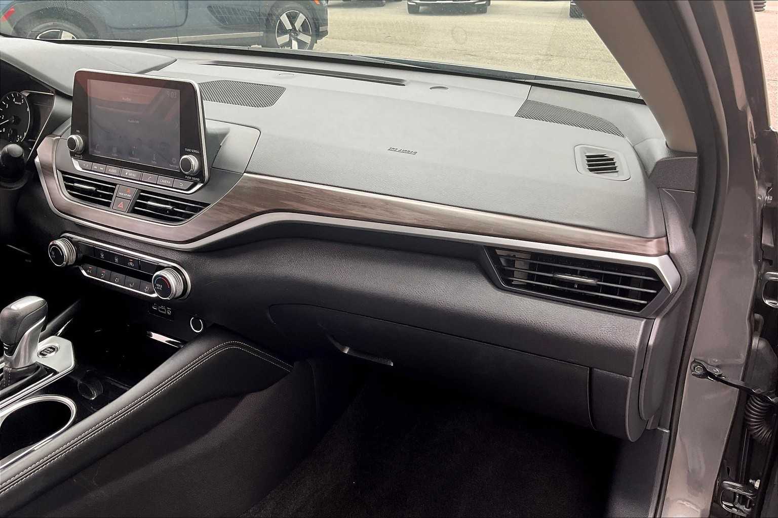 2023 Nissan Altima 2.5 SV - Photo 13