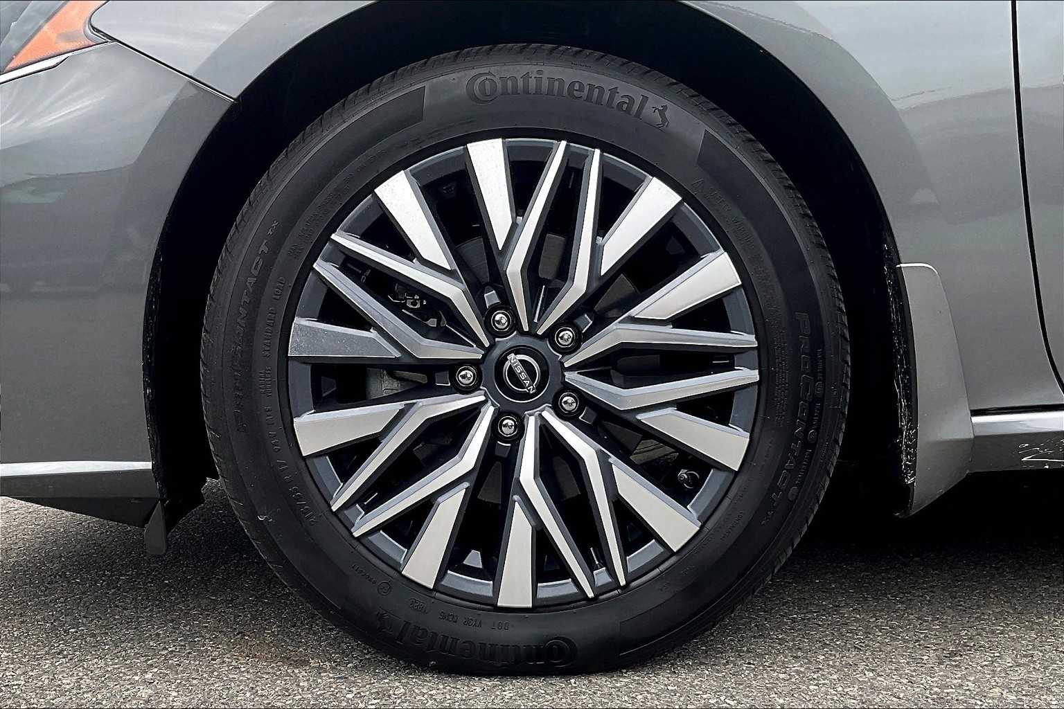 2023 Nissan Altima 2.5 SV - Photo 7