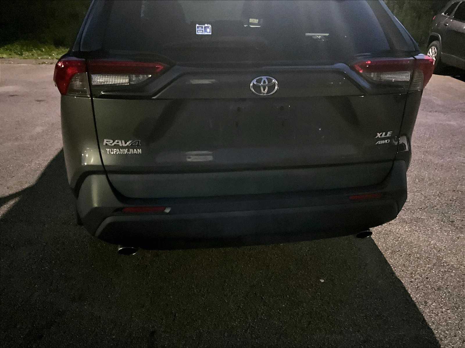 2021 Toyota RAV4 XLE - Photo 7