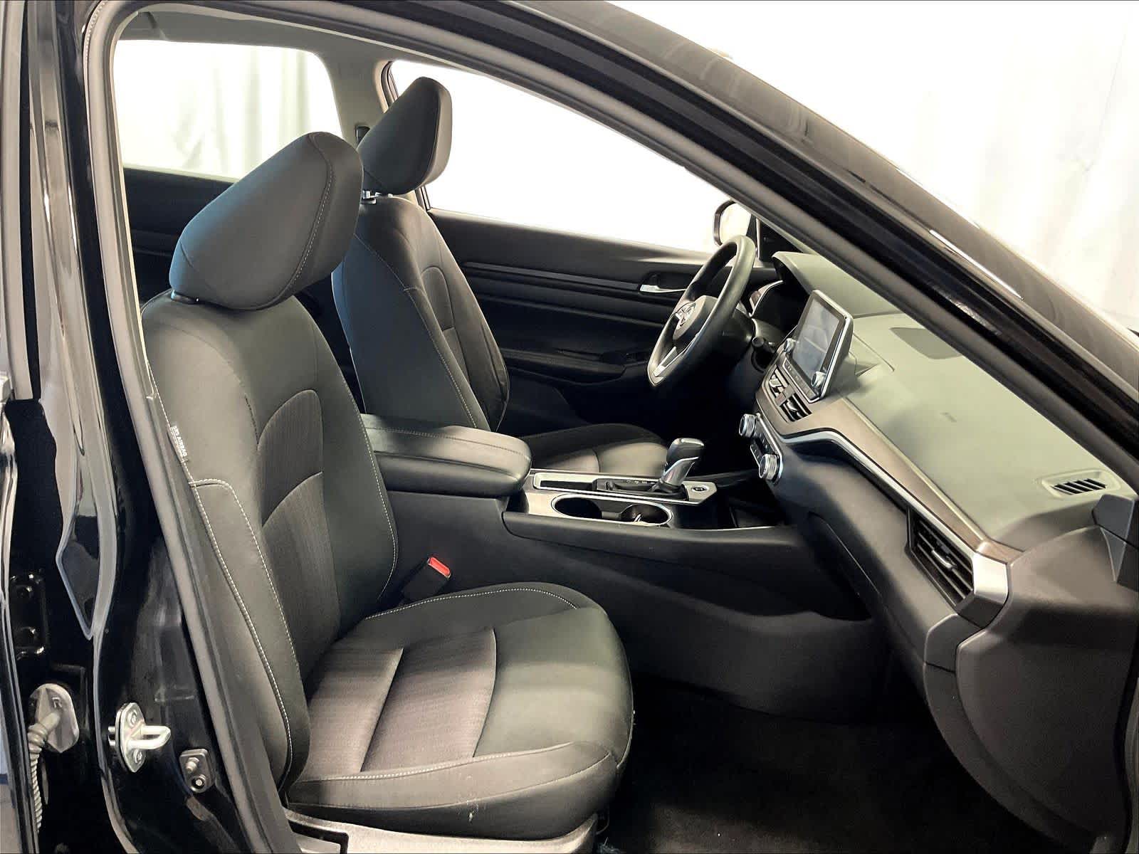 2024 Nissan Altima 2.5 SV - Photo 11
