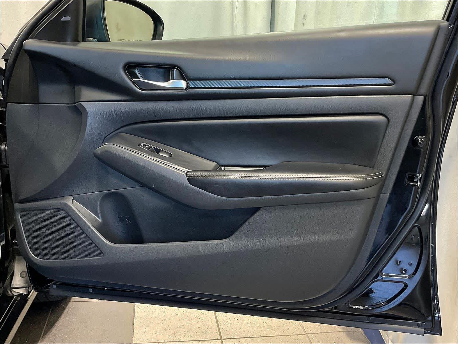 2024 Nissan Altima 2.5 SV - Photo 12