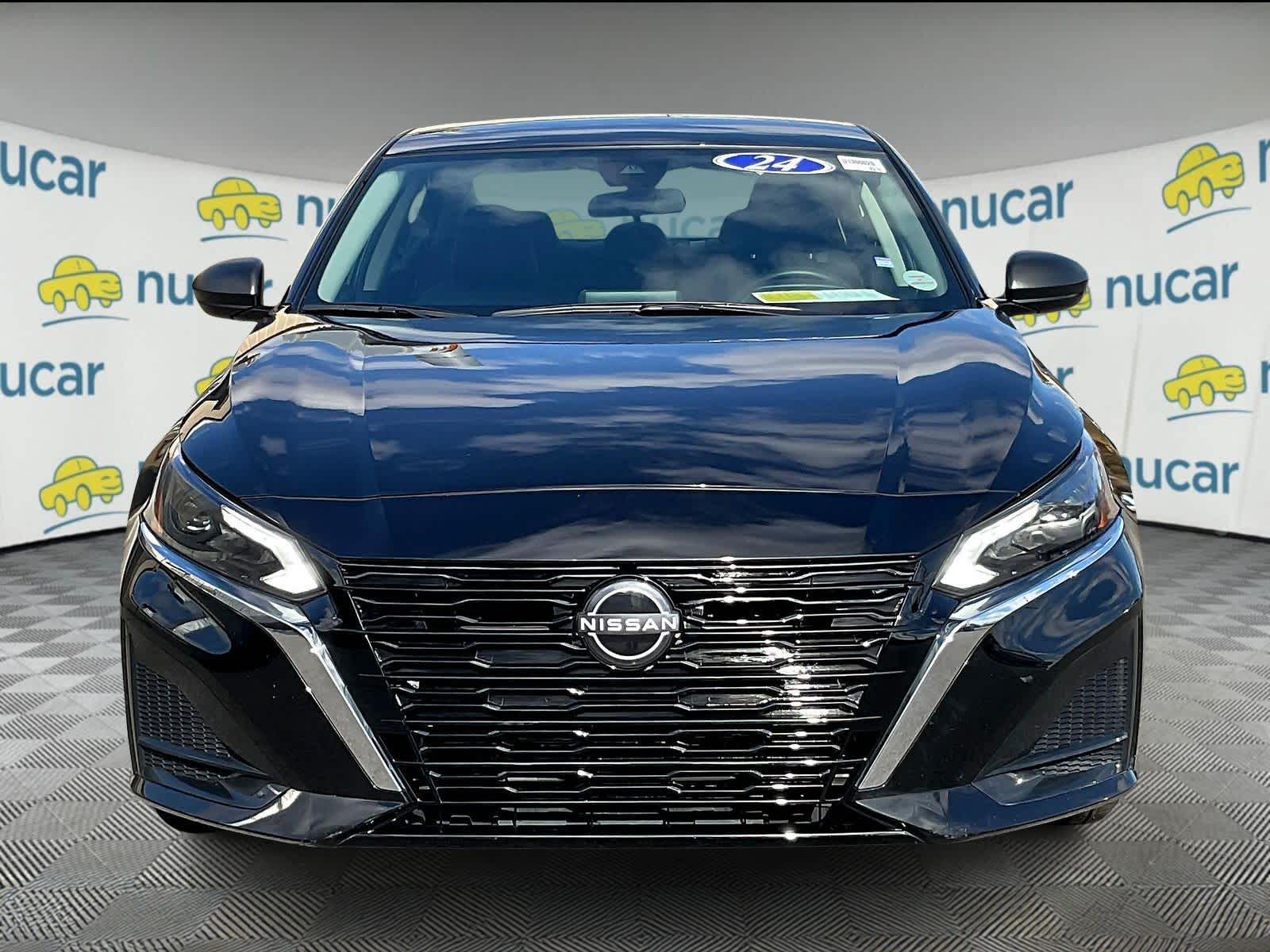 2024 Nissan Altima 2.5 SV - Photo 2